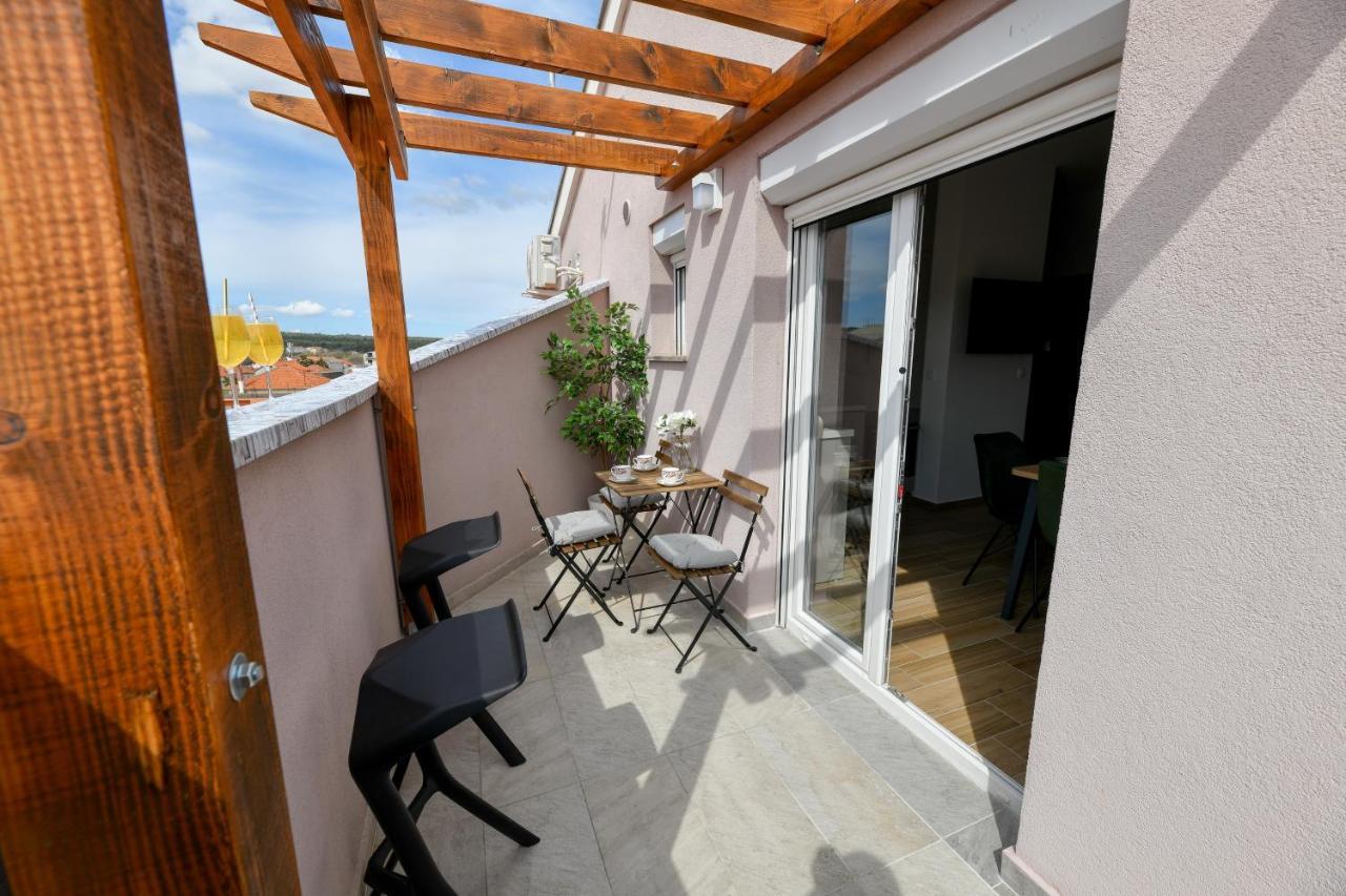 Modern Holiday Apartment "Libra" With Swimming Pool Posedarje Exterior photo