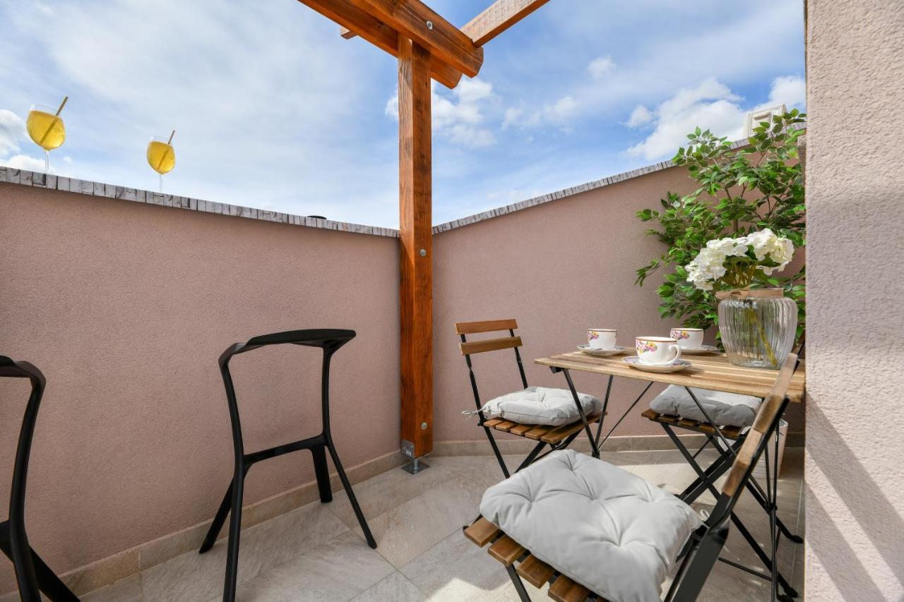 Modern Holiday Apartment "Libra" With Swimming Pool Posedarje Exterior photo